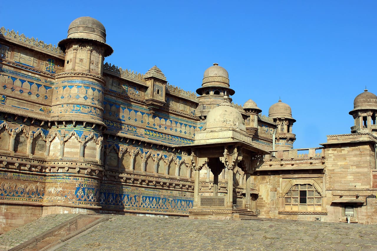 Man Singh Palace on Gwalior Fort, its walls banded with blue and yellow tiles